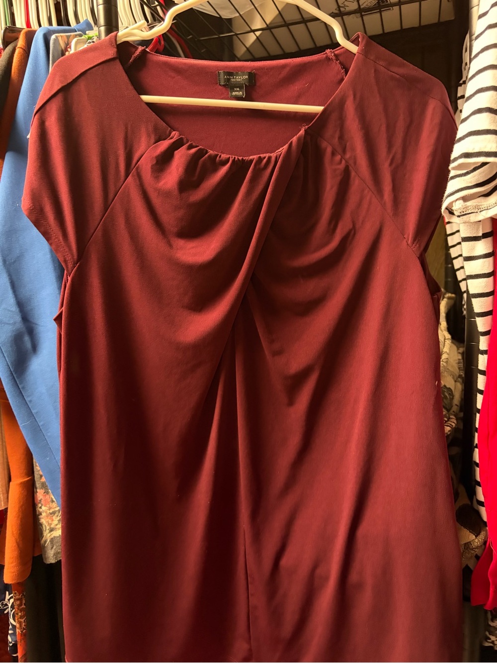 Ann Taylor Sleeveless Pleated Front Top in Wine